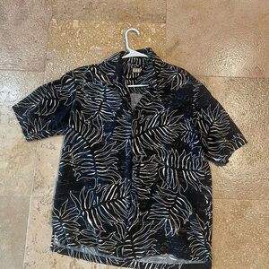 Men's Black and White Leaf Print Casual Shirt
